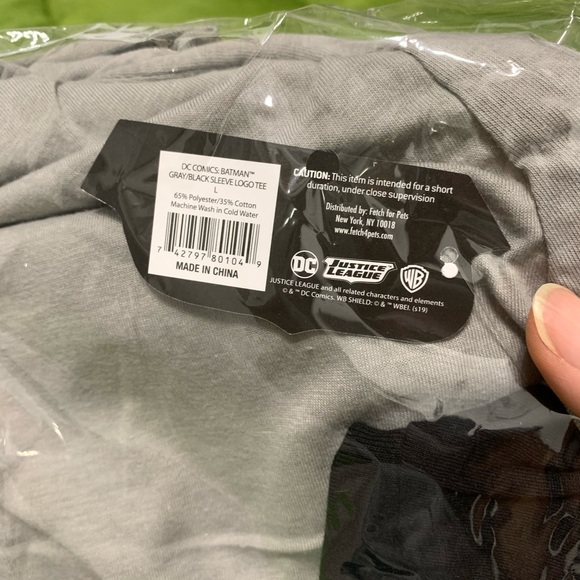 ❌SOLD❌Batman Logo DC Comic Tee Size Large - Picture 5 of 7